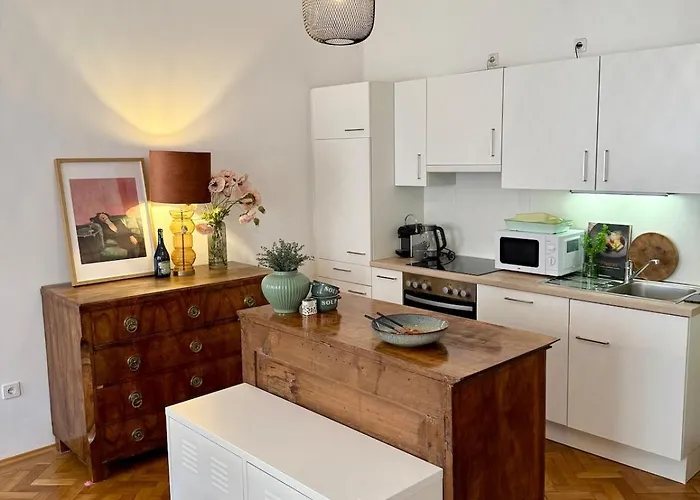 Apartamento Marschall 10 Stilvoll Wohnen Mit Kleinem Balkon Im Herzen Von Graz