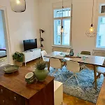Marschall 10 Stilvoll Wohnen Mit Kleinem Balkon Im Herzen Von Appartement