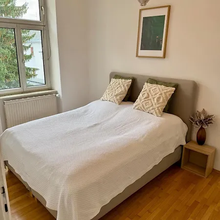 Marschall 10 Stilvoll Wohnen Mit Kleinem Balkon Im Herzen Von Štýrský Hradec