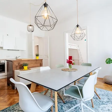 Appartement Marschall 10 Stilvoll Wohnen Mit Kleinem Balkon Im Herzen Von Graz