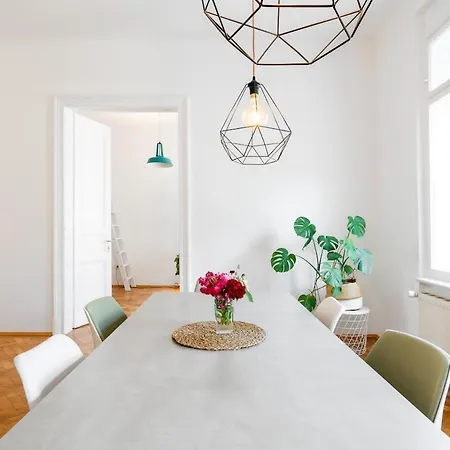 Marschall 10 Stilvoll Wohnen Mit Kleinem Balkon Im Herzen Von