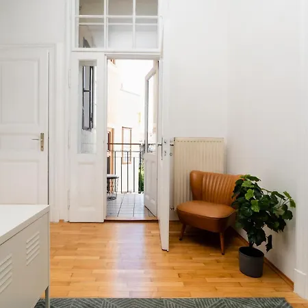 Marschall 10 Stilvoll Wohnen Mit Kleinem Balkon Im Herzen Von