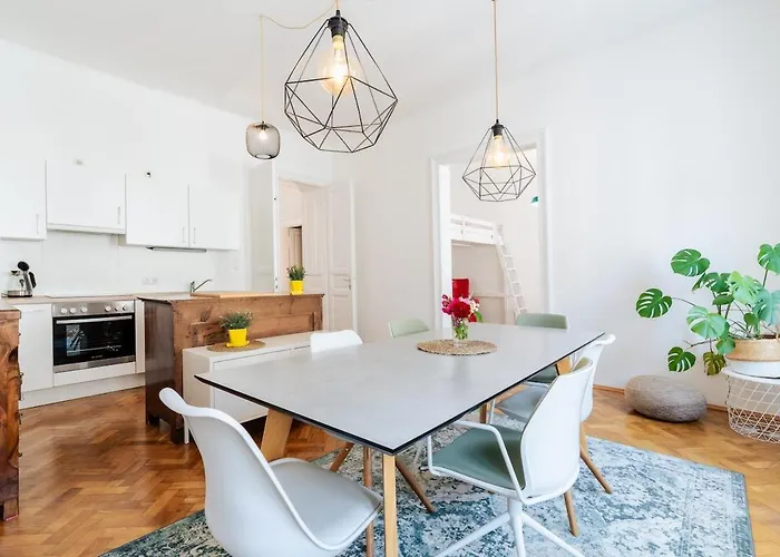 Apartmán Marschall 10 Stilvoll Wohnen Mit Kleinem Balkon Im Herzen Von Štýrský Hradec