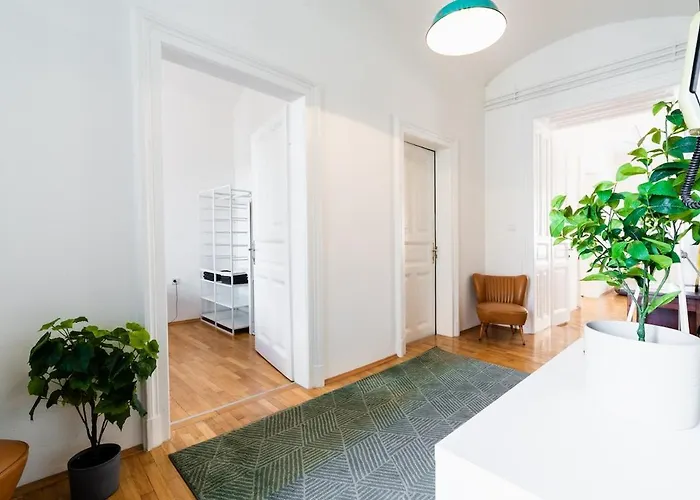 Appartement Marschall 10 Stilvoll Wohnen Mit Kleinem Balkon Im Herzen Von