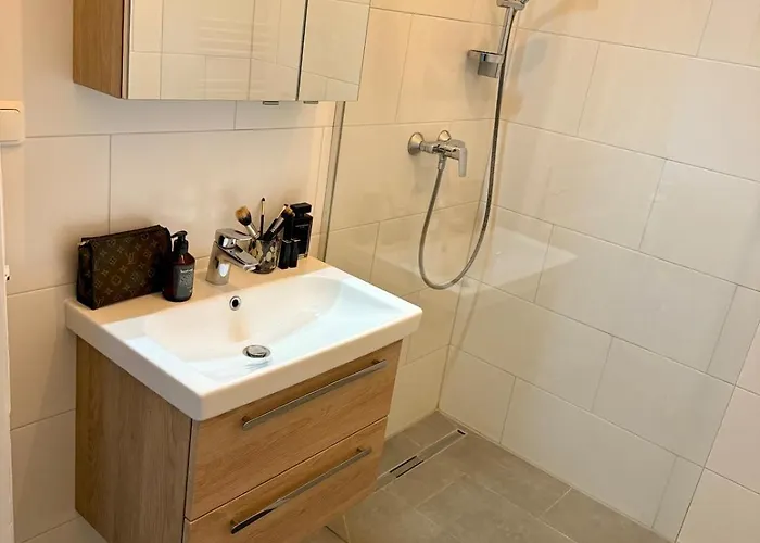 Marschall 10 Stilvoll Wohnen Mit Kleinem Balkon Im Herzen Von Apartmán *